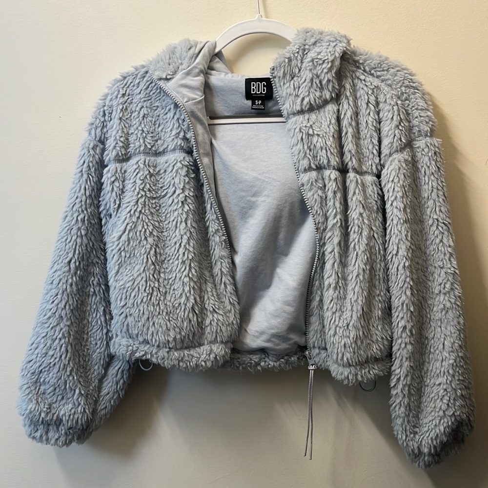 BDG size small cropped zip up